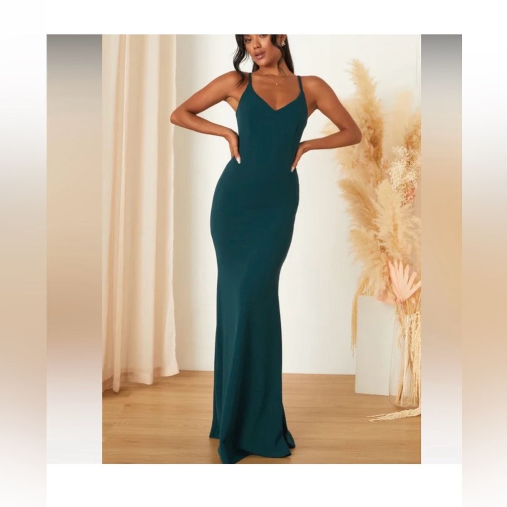 Lulus size M dress. Hemmed 5’5 2 inch heels.